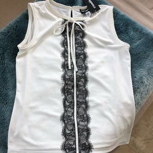 Karl largerfeld sleeveless blouse with lace